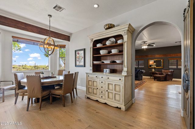 1500 N CRISMON Road, Mesa, AZ 85207