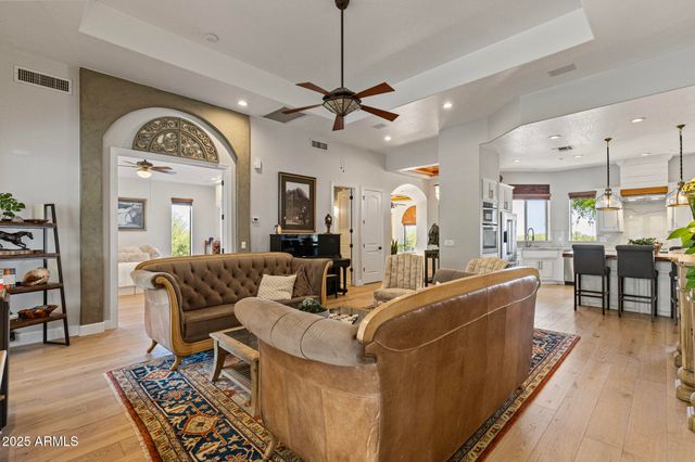 1500 N CRISMON Road, Mesa, AZ 85207