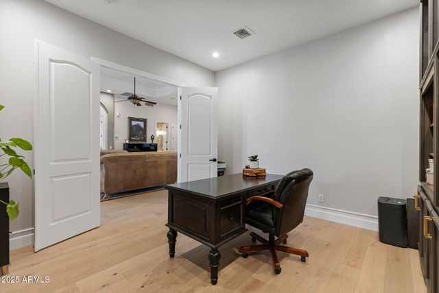 1500 N CRISMON Road, Mesa, AZ 85207