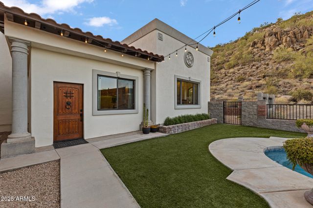 1500 N CRISMON Road, Mesa, AZ 85207