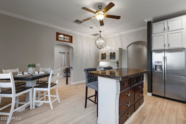 1500 N CRISMON Road, Mesa, AZ 85207