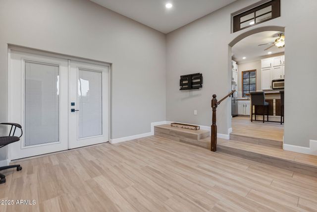 1500 N CRISMON Road, Mesa, AZ 85207