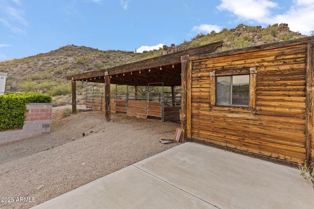 1500 N CRISMON Road, Mesa, AZ 85207