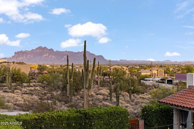 1500 N CRISMON Road, Mesa, AZ 85207