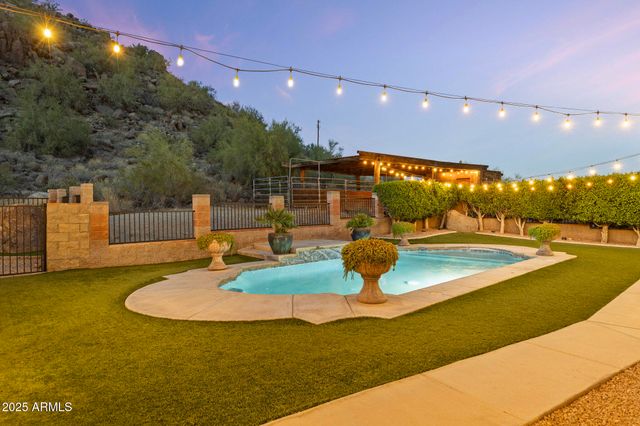 1500 N CRISMON Road, Mesa, AZ 85207