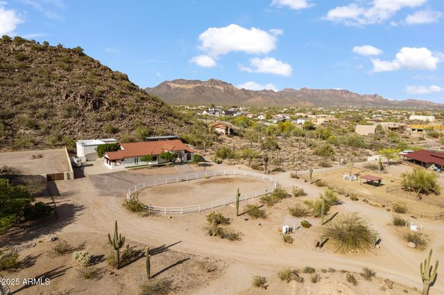 1500 N CRISMON Road, Mesa, AZ 85207