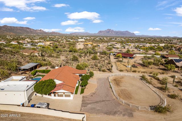 1500 N CRISMON Road, Mesa, AZ 85207