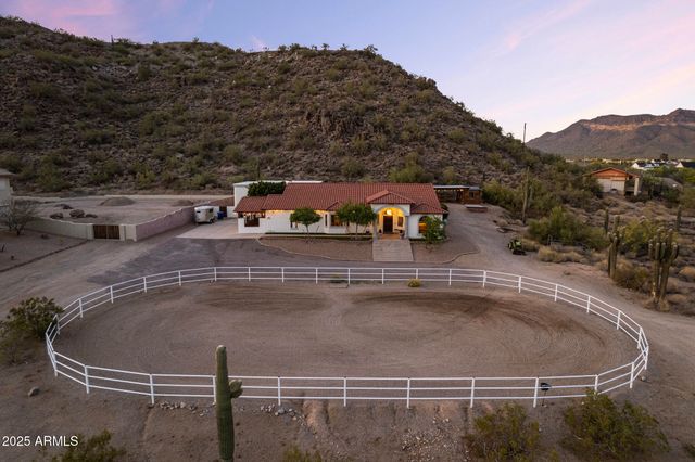 1500 N CRISMON Road, Mesa, AZ 85207