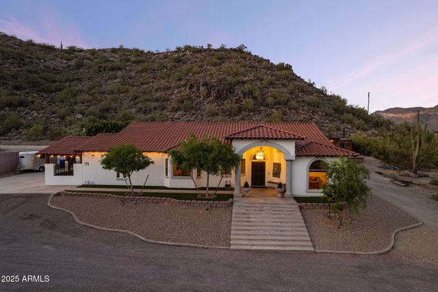 1500 N CRISMON Road, Mesa, AZ 85207