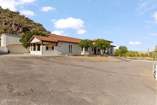 1500 N CRISMON Road, Mesa, AZ 85207