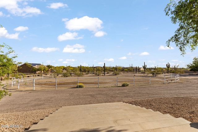 1500 N CRISMON Road, Mesa, AZ 85207