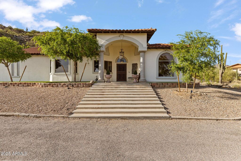 1500 N CRISMON Road, Mesa, AZ 85207