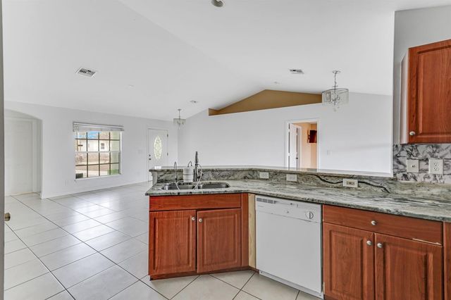 2917 4TH STREET SW, Lehigh Acres, FL 33976