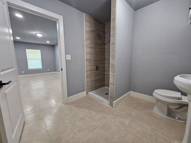 2129 Raspberry Lane, Pasadena, TX 77502