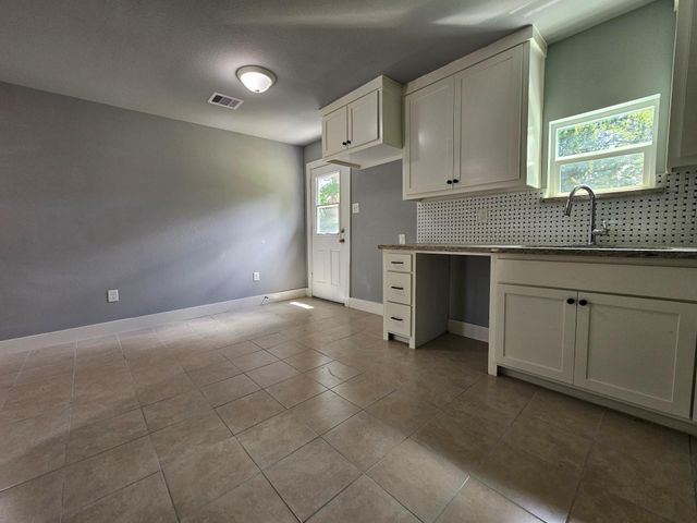 2129 Raspberry Lane, Pasadena, TX 77502