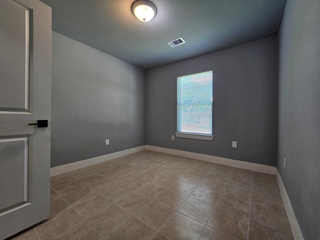2129 Raspberry Lane, Pasadena, TX 77502