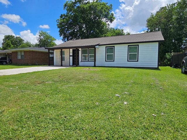 2129 Raspberry Lane, Pasadena, TX 77502