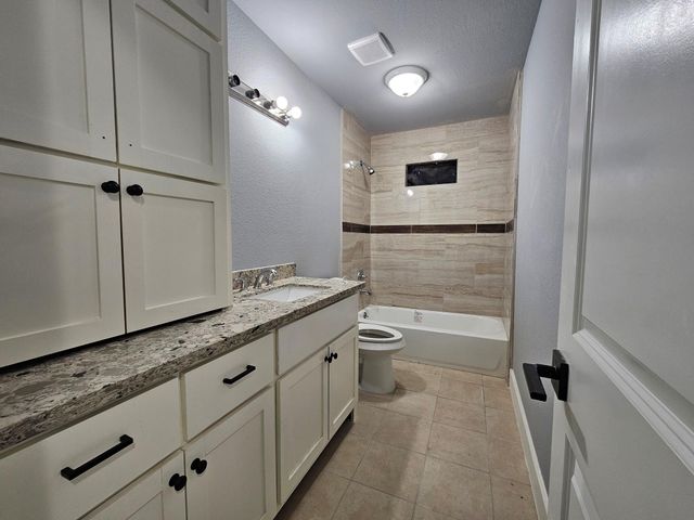 2129 Raspberry Lane, Pasadena, TX 77502