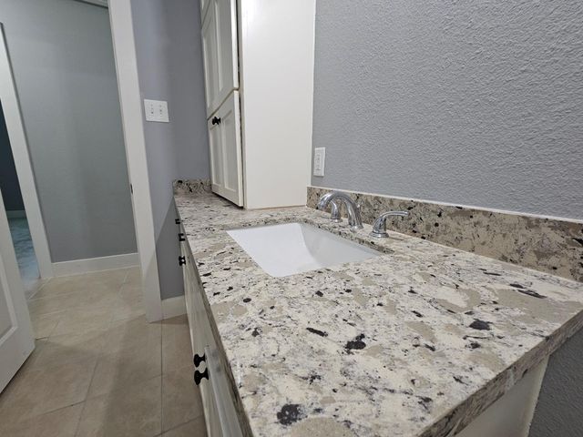 2129 Raspberry Lane, Pasadena, TX 77502