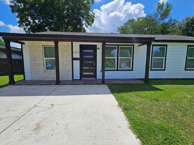 2129 Raspberry Lane, Pasadena, TX 77502