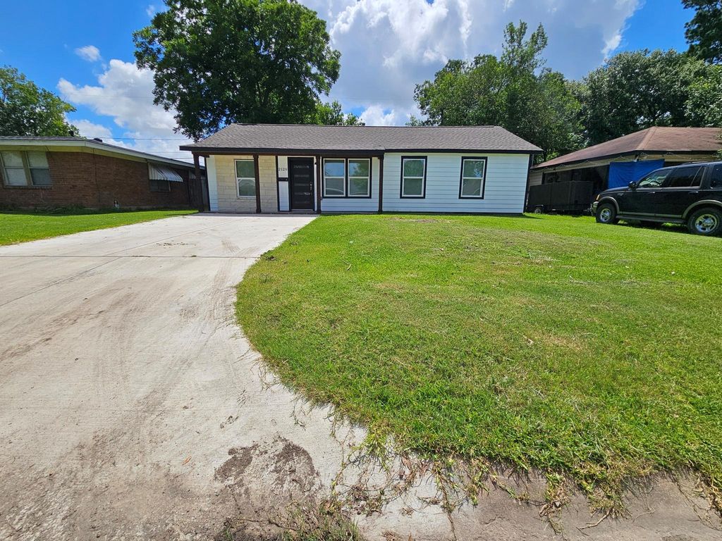 2129 Raspberry Lane, Pasadena, TX 77502