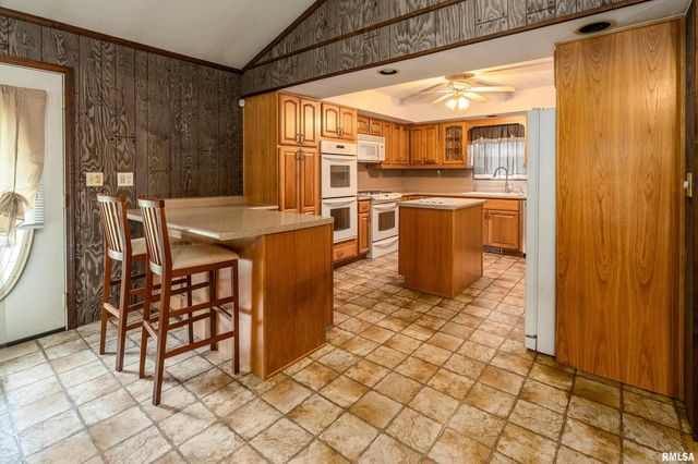 5341 N Lick Creek Road, Carbondale, IL 62902