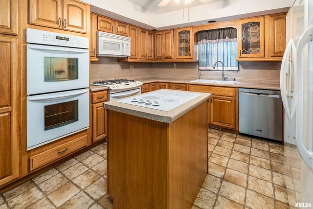 5341 N Lick Creek Road, Carbondale, IL 62902