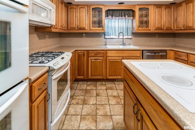 5341 N Lick Creek Road, Carbondale, IL 62902