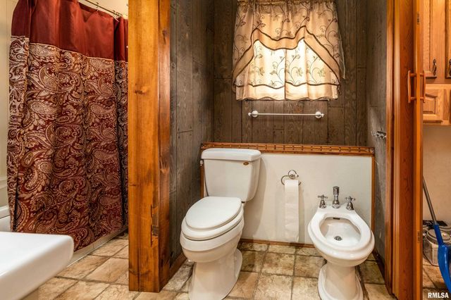 5341 N Lick Creek Road, Carbondale, IL 62902