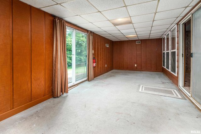 5341 N Lick Creek Road, Carbondale, IL 62902