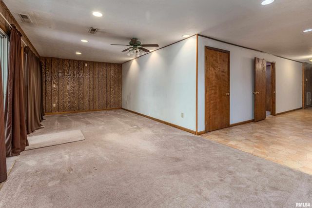 5341 N Lick Creek Road, Carbondale, IL 62902