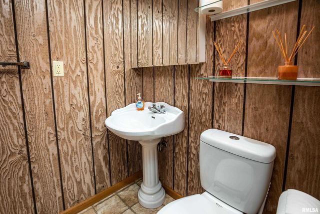 5341 N Lick Creek Road, Carbondale, IL 62902