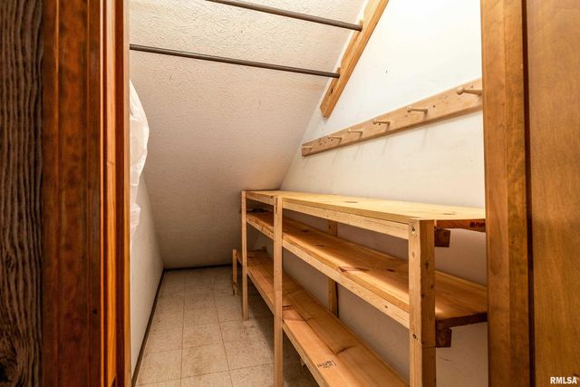 5341 N Lick Creek Road, Carbondale, IL 62902