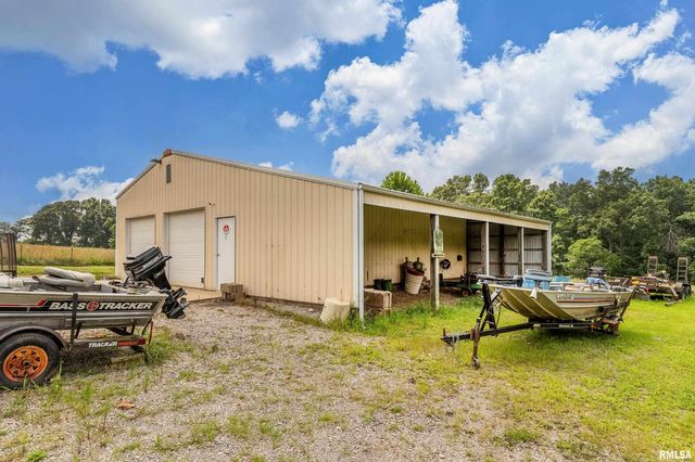 5341 N Lick Creek Road, Carbondale, IL 62902