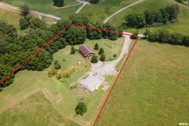 5341 N Lick Creek Road, Carbondale, IL 62902