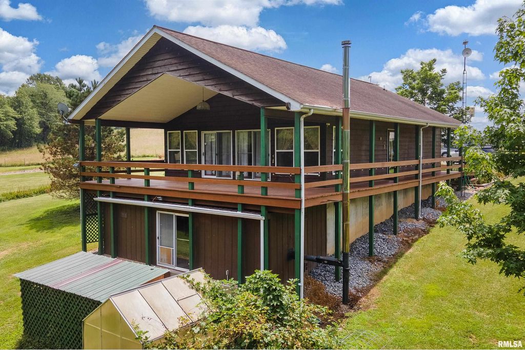 5341 N Lick Creek Road, Carbondale, IL 62902