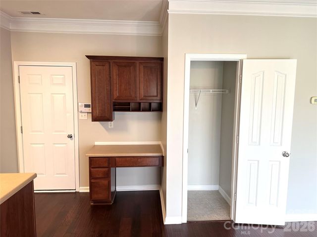 8227 Belmont Stables Drive, Charlotte, NC 28216