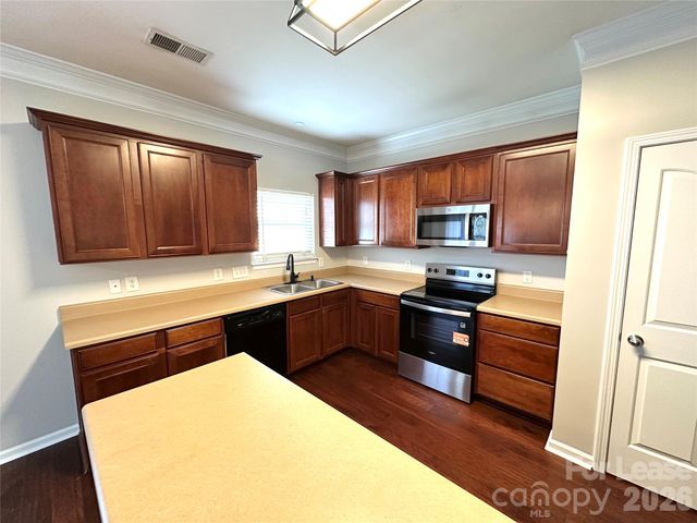 8227 Belmont Stables Drive, Charlotte, NC 28216