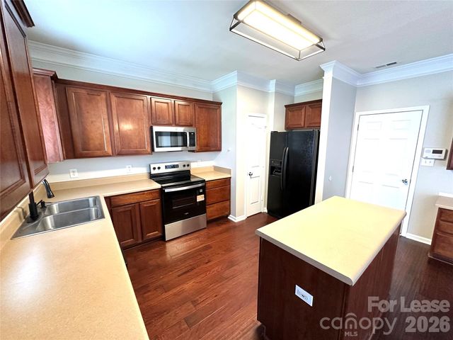 8227 Belmont Stables Drive, Charlotte, NC 28216