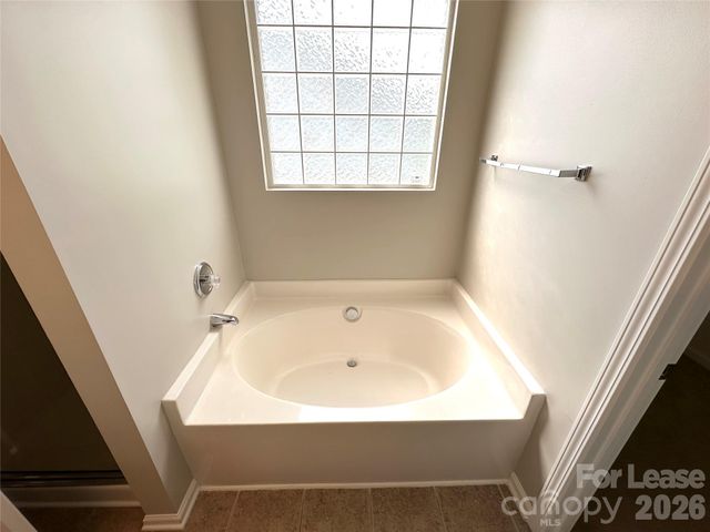 8227 Belmont Stables Drive, Charlotte, NC 28216