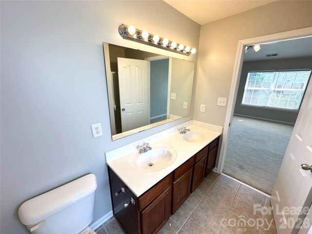 8227 Belmont Stables Drive, Charlotte, NC 28216