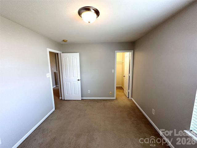 8227 Belmont Stables Drive, Charlotte, NC 28216