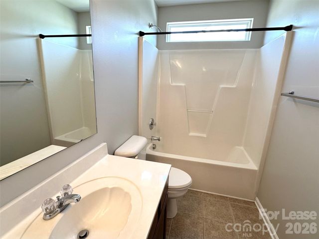 8227 Belmont Stables Drive, Charlotte, NC 28216