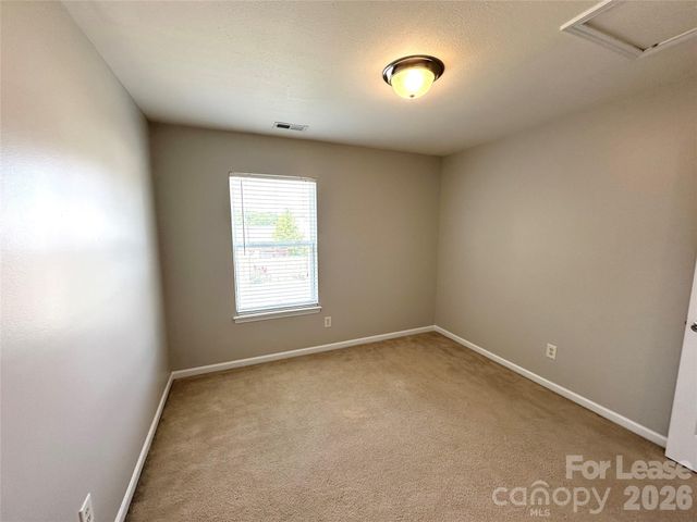 8227 Belmont Stables Drive, Charlotte, NC 28216