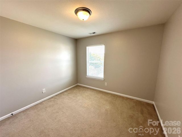 8227 Belmont Stables Drive, Charlotte, NC 28216