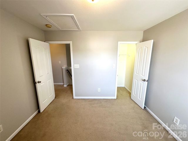8227 Belmont Stables Drive, Charlotte, NC 28216
