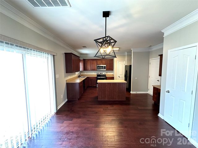 8227 Belmont Stables Drive, Charlotte, NC 28216