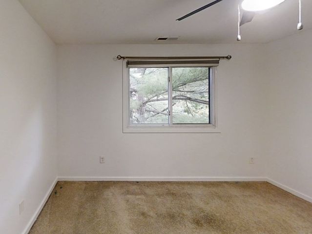 189 Littleton Rd 44, Chelmsford, MA 01824