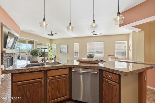 12580 N New Reflection Drive, Marana, AZ 85658