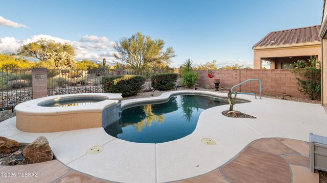 12580 N New Reflection Drive, Marana, AZ 85658